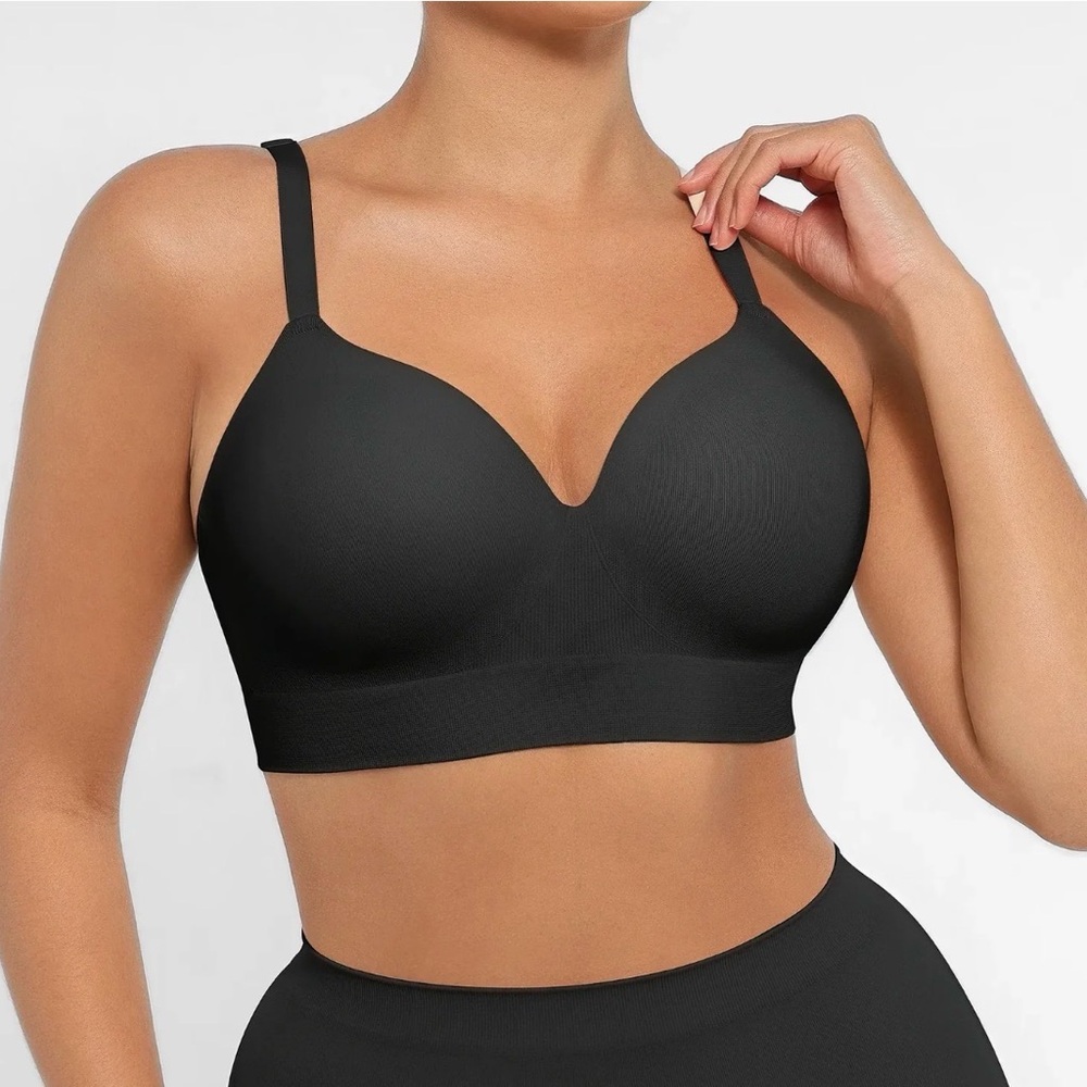 FEELINGIRL Wireless Push-Up
Seamless Comfort Full Coverage Bra, Black, Size S